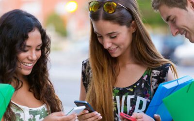 Adolescentes y redes sociales: impacto en la autoestima y la identidad